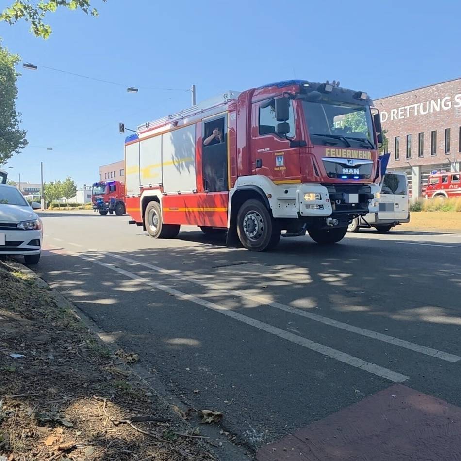 Einsatz im Kreis Düren: Feuerwehr aus Mönchengladbach rückt zum Waldbrand aus