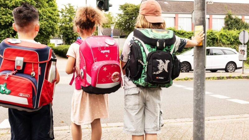 Tipps der Kreis-Verkehrswacht Wesel: Eltern sollen Schulweg mit Kindern mehrfach üben