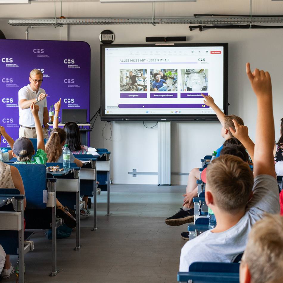 Ferienangebot für Meerbuscher Schüler: „Kinder-Uni“ gibt Einblicke in KI und Logistik