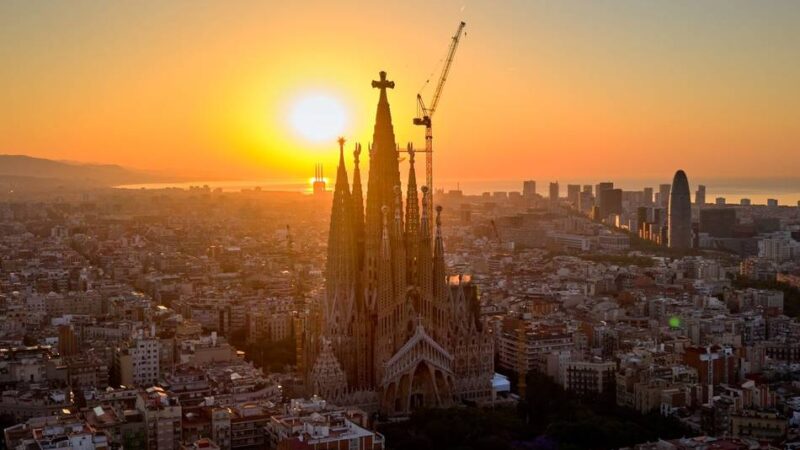 Umlenkrollen von Röchling Industrial: Xantener Technik für Aufzug der Sagrada Familia in Barcelona