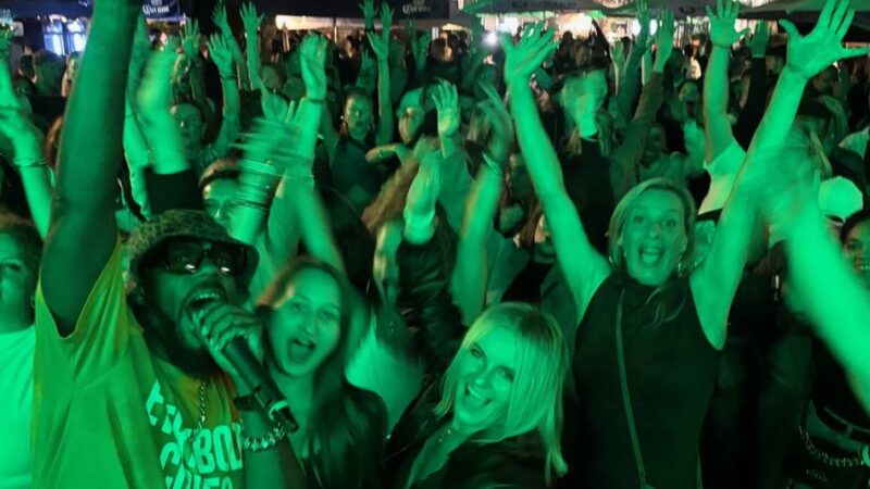 „Soul & Wine“ und „Clubnacht“: „Das hat Gladbach gebraucht“ – wie zwei Events die Altstadt füllen
