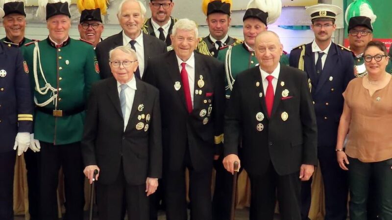 St.-Sebastianus-St.-Antonius-Bruderschaft: Viele Ehrungen beim Schützenfest in Hinsbeck