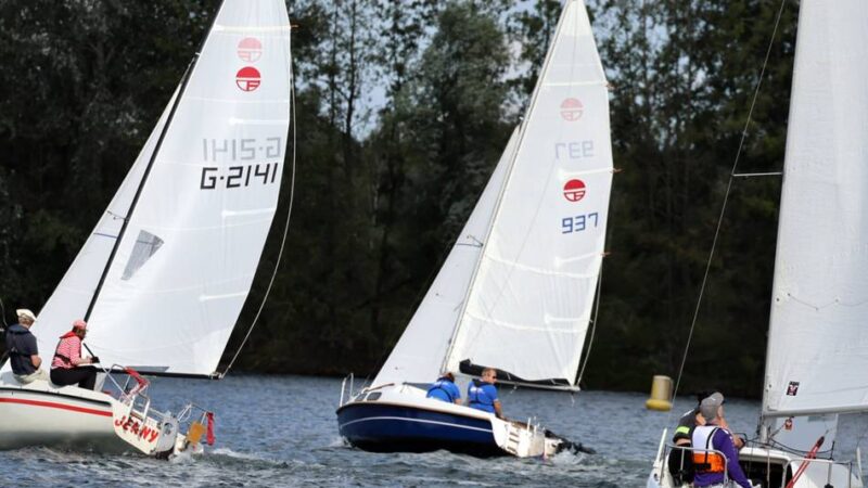 Segeln in Hilden: Elbsee: Zwischen Böen und Bojen den Kurs halten