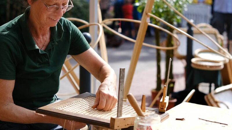 Feiern in Lintorf: Mehr als 160 Stände beim Lintorfer Dorffest
