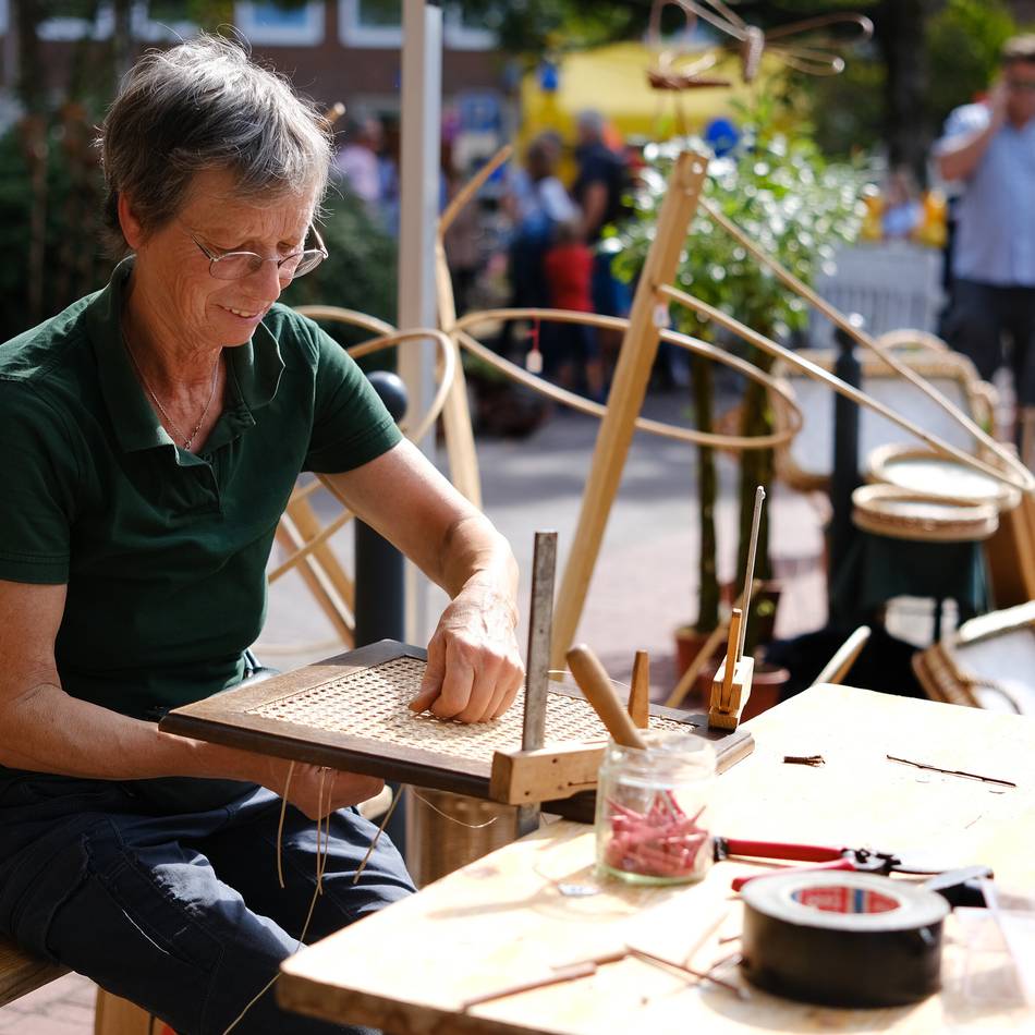 Feiern in Lintorf: Mehr als 160 Stände beim Lintorfer Dorffest