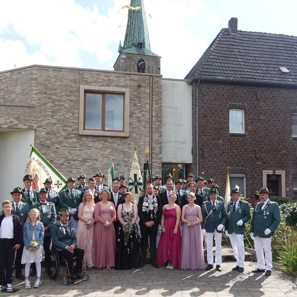 Schützenfest in Menzelen-Ost: Mit dem neuen König zum „Dorfrausch“