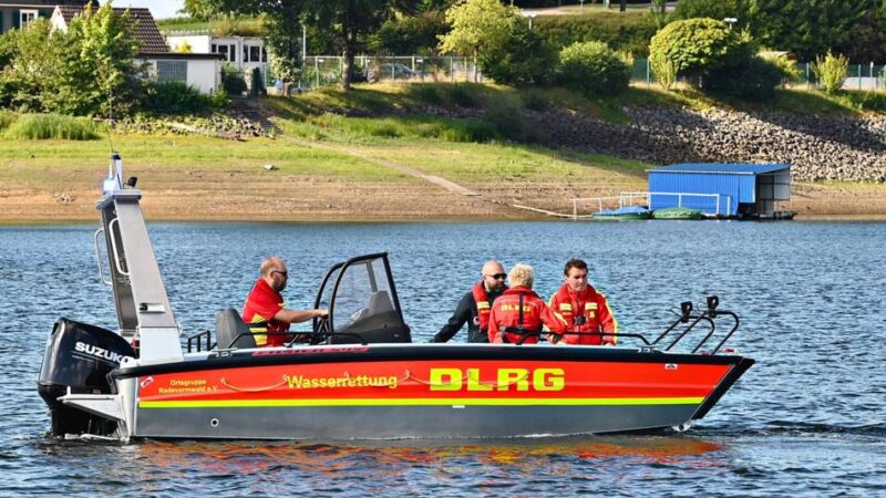 Einsätze auf der Hückeswagener Talsperre: Neues Rettungsboot dreht erste Runden auf der Bever