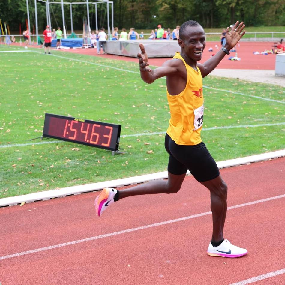 71. Feriensportfest: Zwei Mönchengladbacher Läufer siegen in Viersen über 800 Meter